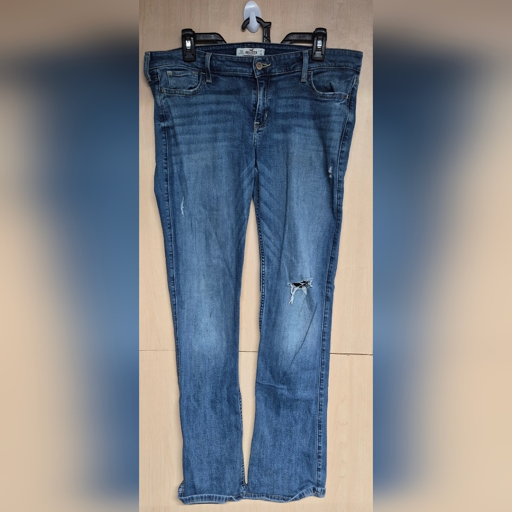 Hollister Skinny Jeans in Mid Blue with Distressed Knee